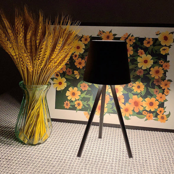 Moderne minimalistische LED-Tischlampe mit Stativ