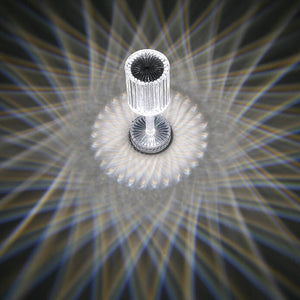 Moderne LED-Tischlampe in geometrischer Form mit Touch-Bedienung