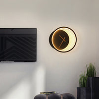Moderne LED-Wanduhr im Monddesign
