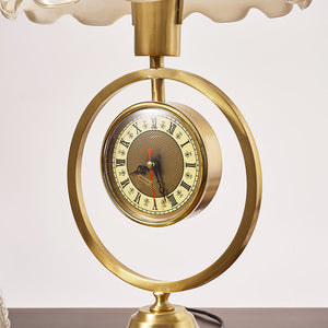 Retro-Tischlampe mit Rüschen und Uhr