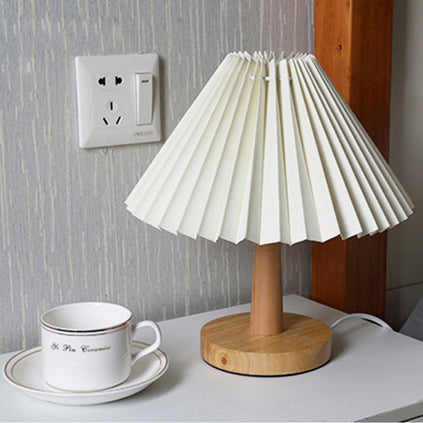 Nordische LED-Tischlampe mit Falten