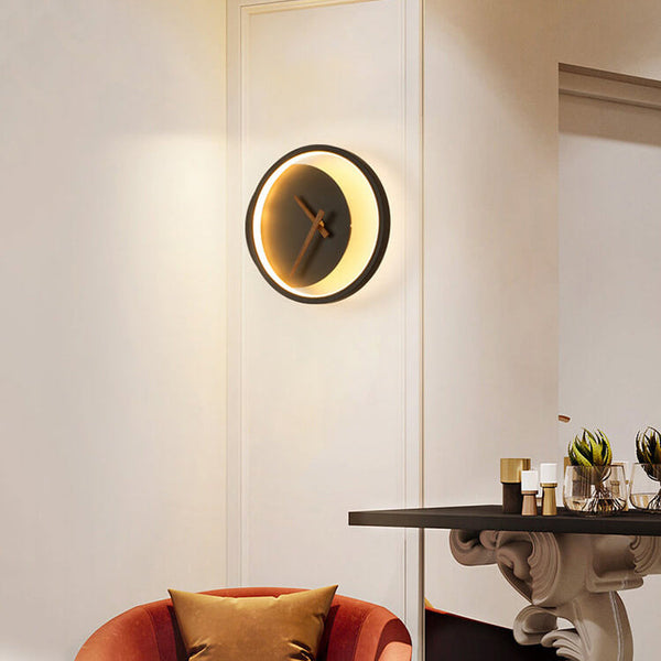 Moderne LED-Wanduhr im Monddesign