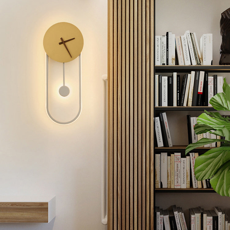Moderne LED Pendel wanduhr