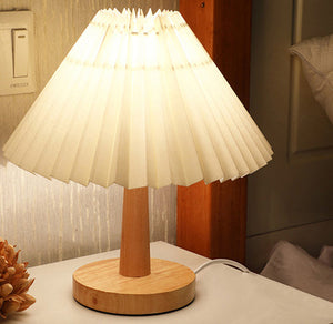 Nordische LED-Tischlampe mit Falten
