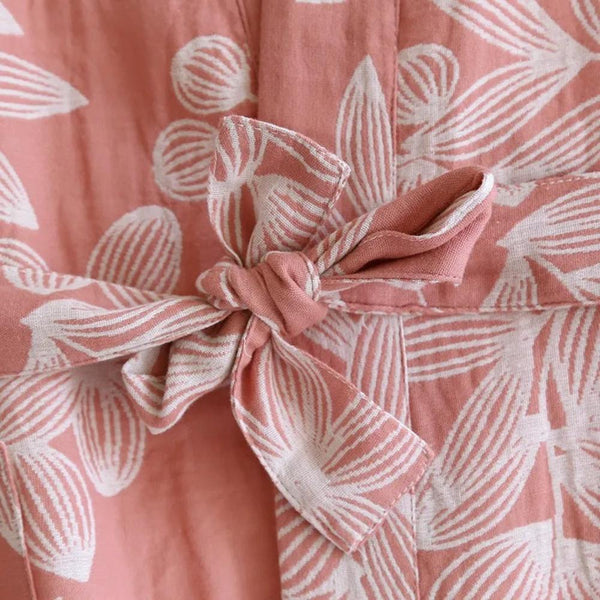 Weicher Kimono-Bademantel mit Blumendruck und langen Ärmeln