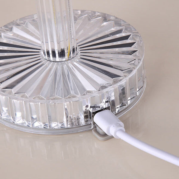 Moderne LED-Tischlampe in geometrischer Form mit Touch-Bedienung