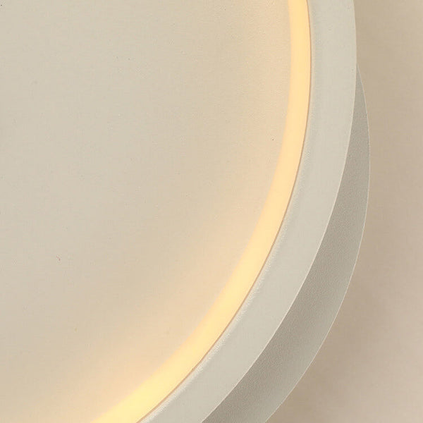 Moderne LED-Wanduhr im Monddesign