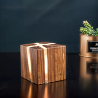 Moderne LED Würfel Tischleuchte Aus Holz