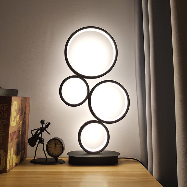 Minimalistische moderne LED-Tischlampe mit 4 Kreisen