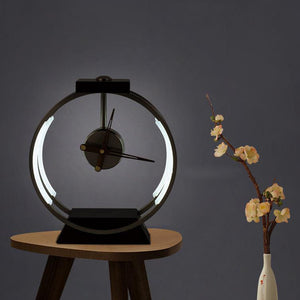 Moderne LED-Tischlampe mit kabelloser Ladefunktion und Uhr