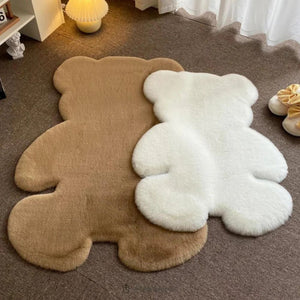 Flauschiger Teppich in Form eines Teddybären