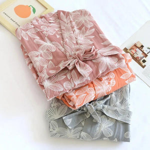 Weicher Kimono-Bademantel mit Blumendruck und langen Ärmeln