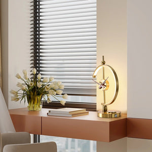 Moderne Tischuhr im Halbmond-Design