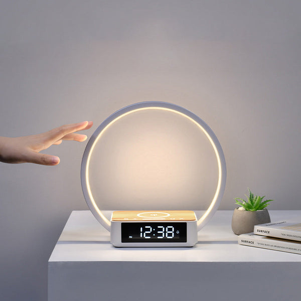 Moderner LED-Ring-Wecker mit Tischlampe und kabelloser Ladefunktion