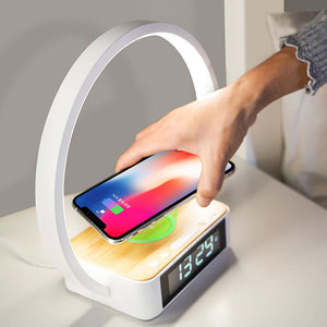 Moderner LED-Ring-Wecker mit Tischlampe und kabelloser Ladefunktion