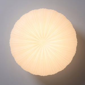 Moderne LED-Deckenleuchte mit Plissee-Design