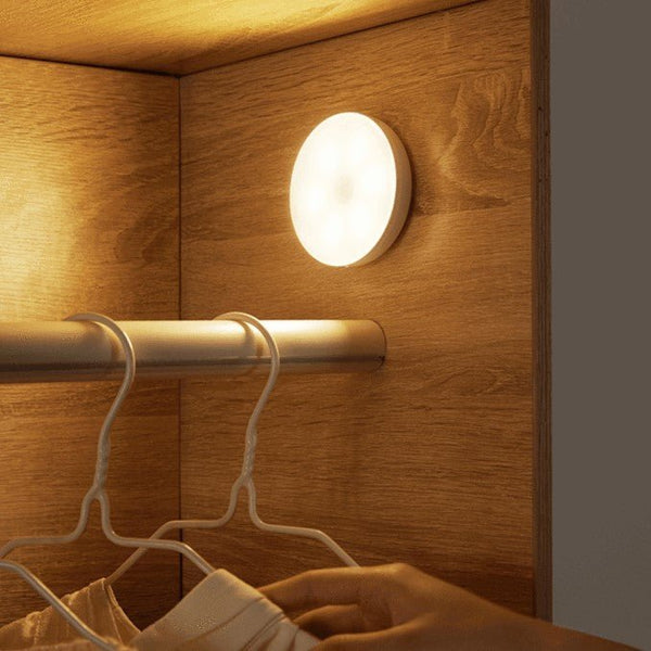 Wiederaufladbare LED-Wandleuchte mit Bewegungssensor