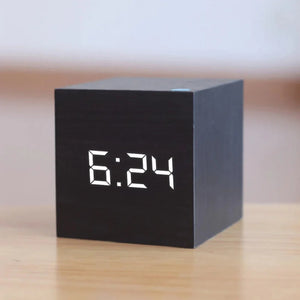 Mini LED Wecker mit Helligkeit & Nachtmodus