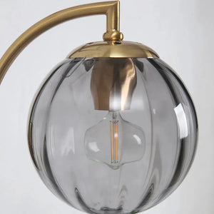 Moderne Retro-Wandleuchte mit Rauchglas-Globus