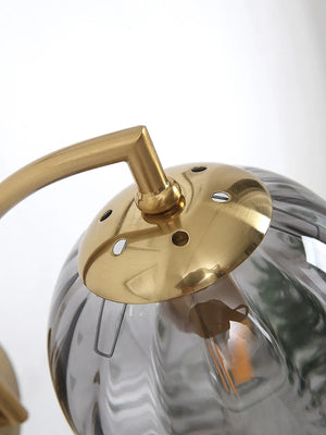 Moderne Retro-Wandleuchte mit Rauchglas-Globus