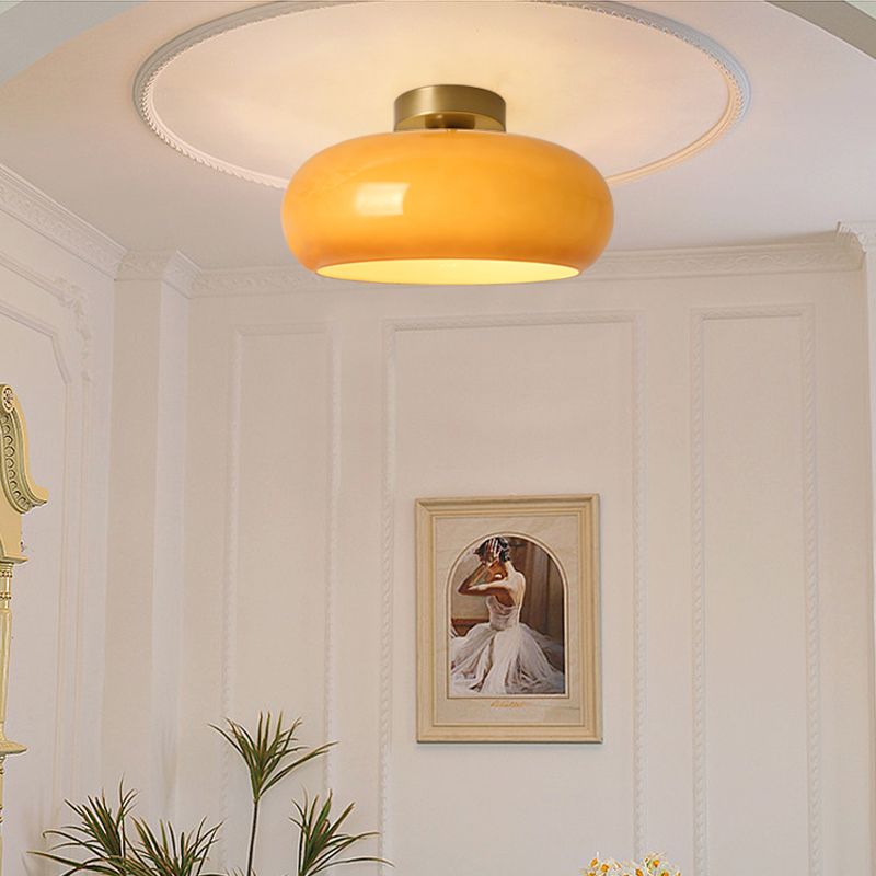 Retro-LED-Deckenleuchte in Kuppelform