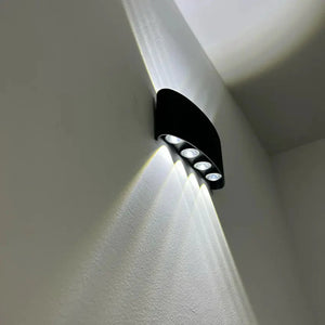 Moderne stilvolle Wetterfeste LED-Wandleuchte