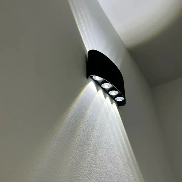 Moderne stilvolle Wetterfeste LED-Wandleuchte