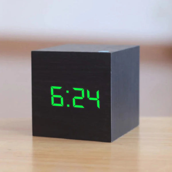 Mini LED Wecker mit Helligkeit & Nachtmodus