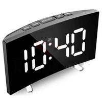 Digitaler LED-Spiegel mit großem Display und digitalem Wecker