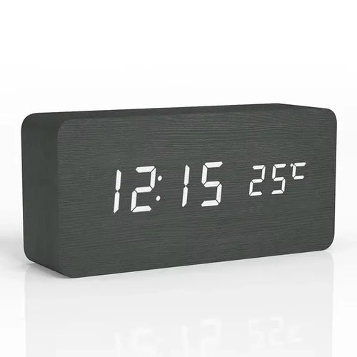Minimalistischer LED-Digitalwecker aus Holz