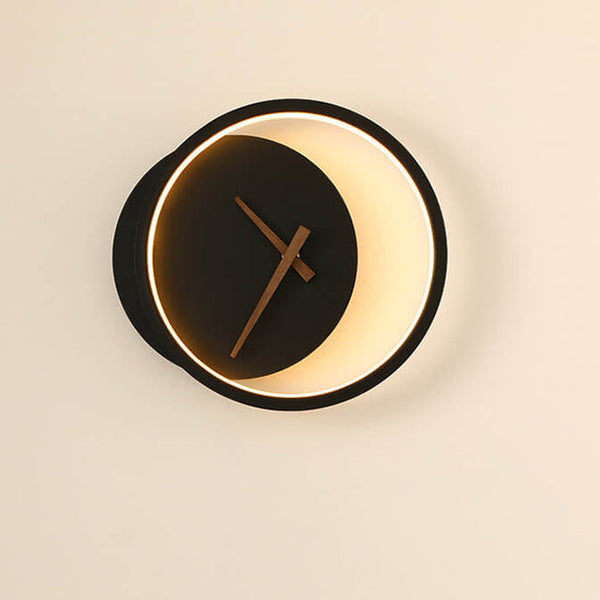 Moderne LED-Wanduhr im Monddesign