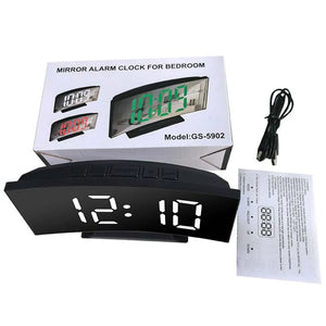 Digitaler LED-Spiegel mit großem Display und digitalem Wecker