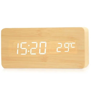 Minimalistischer LED-Digitalwecker aus Holz