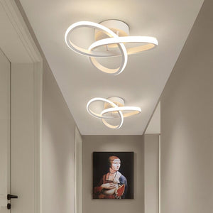 Moderne Led Deckenleuchte Im Design Einer Gedrehten Schleife