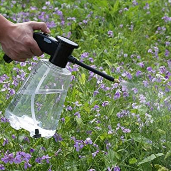 Handdrucksprüher für den Garten mit verstellbarer Düse