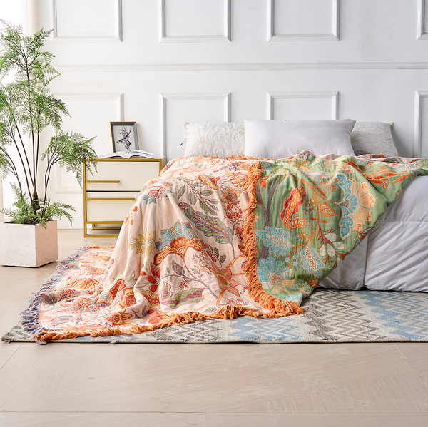 Weiche Kuscheldecke mit Boho-Blumenmuster