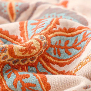 Weiche Kuscheldecke mit Boho-Blumenmuster