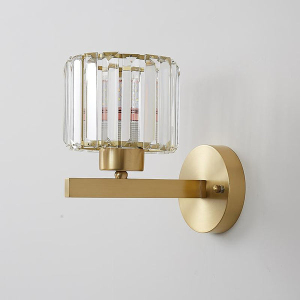 Moderne Wandleuchte mit Schirm und runder Rückwand