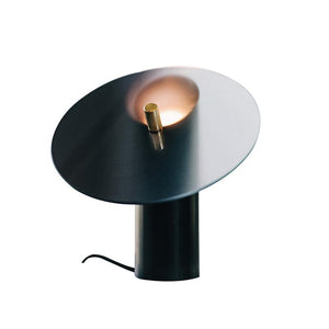 Moderne LED-Tischleuchte mit Scheibenschirm