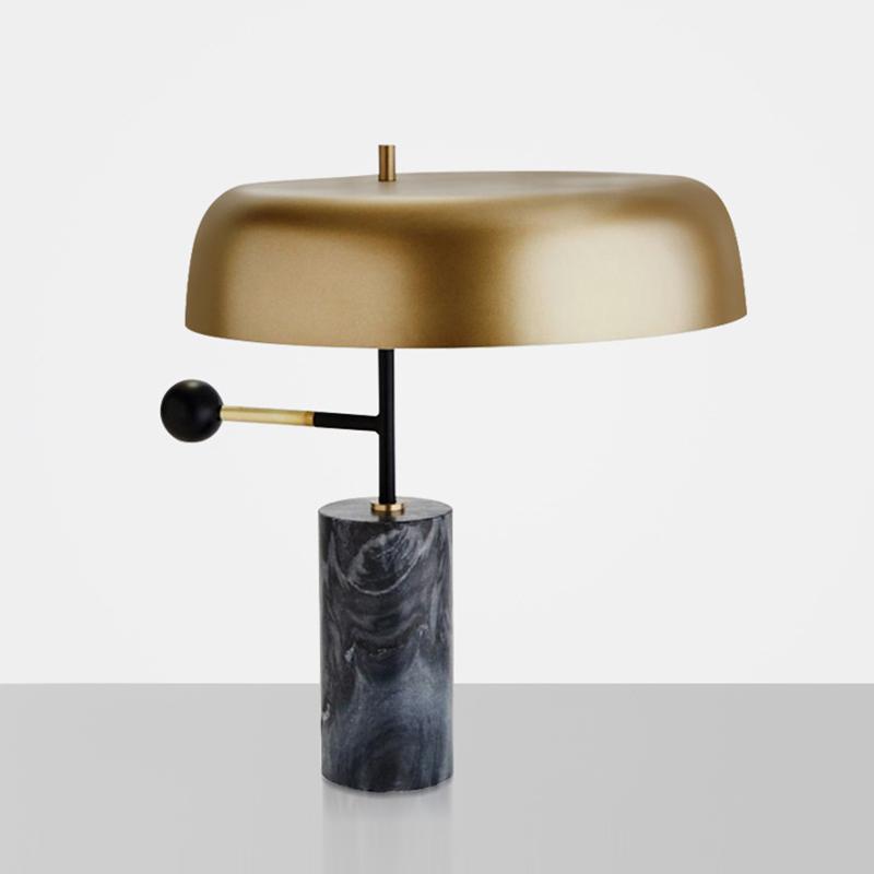 Moderne Skulpturale LED Tischleuchte