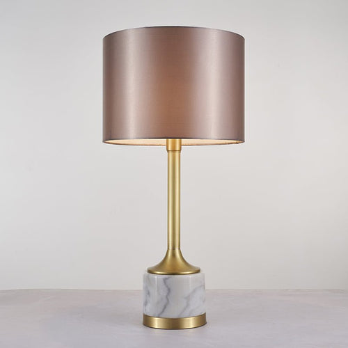 Moderne LED Tischleuchte mit Zylindrischem Schirm