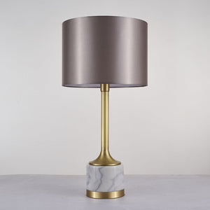 Moderne LED Tischleuchte mit Zylindrischem Schirm