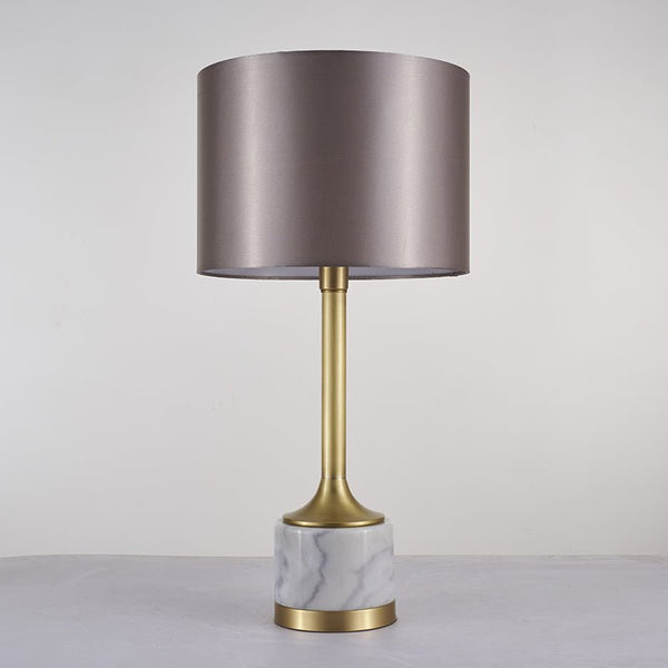 Moderne LED Tischleuchte mit Zylindrischem Schirm