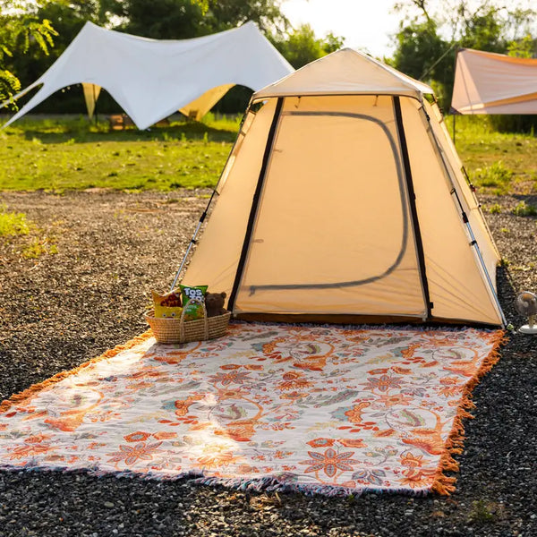 Weiche Kuscheldecke mit Boho-Blumenmuster