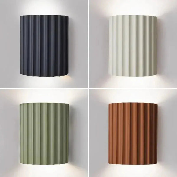 Moderne Zylinder-Wandleuchte mit Rippen